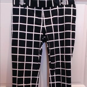 EUC GAP Navy Blue Graphic Cropped Pants